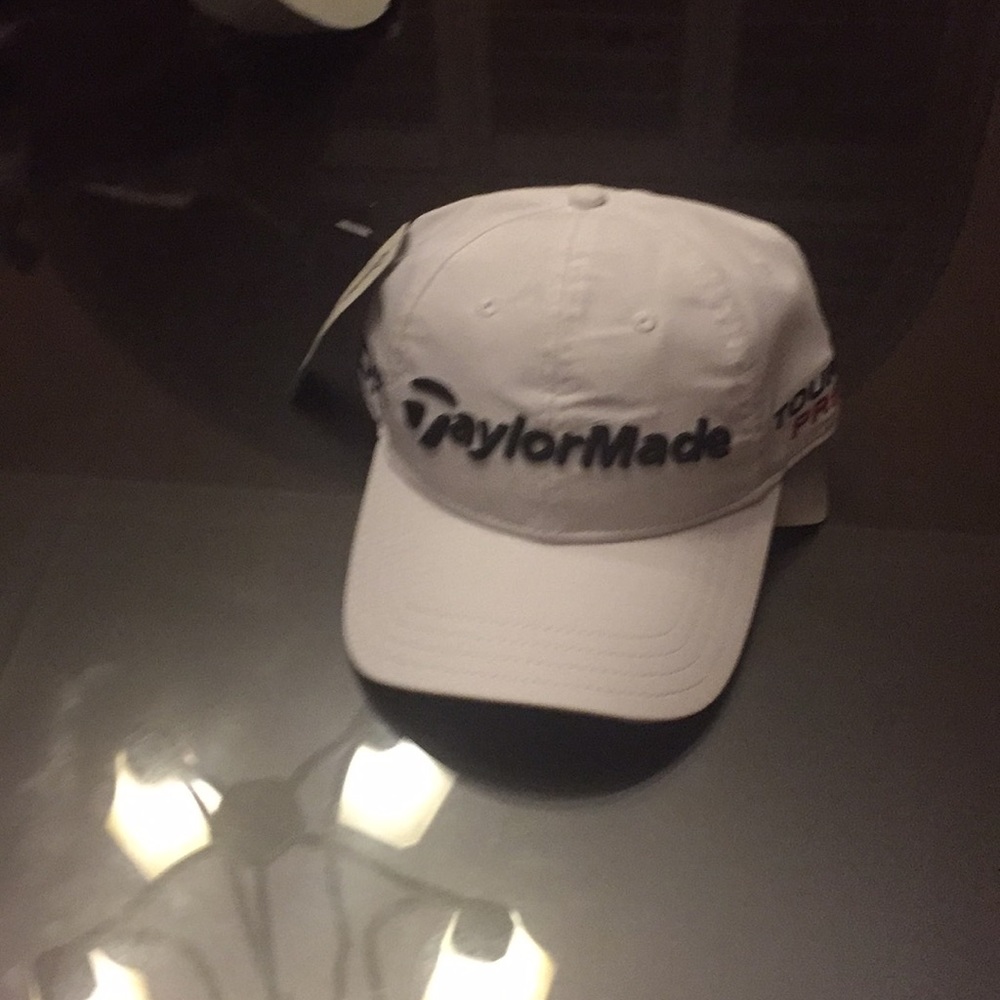 Taylormade women’s golf hat